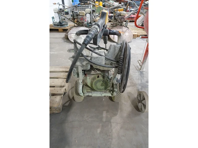 Verrijdbare hogedrukreiniger dewalt - afbeelding 3 van  6