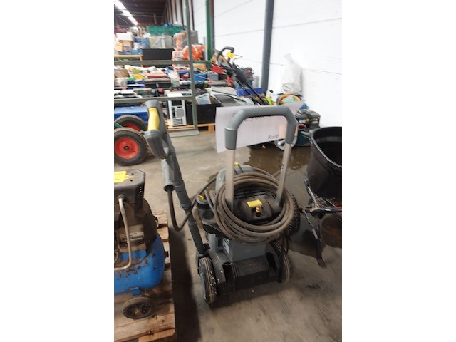 Verrijdbare hogedrukreiniger karcher - afbeelding 4 van  4