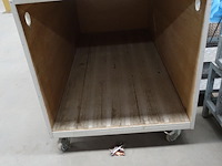 Verrijdbare houten opbergbox - afbeelding 2 van  2