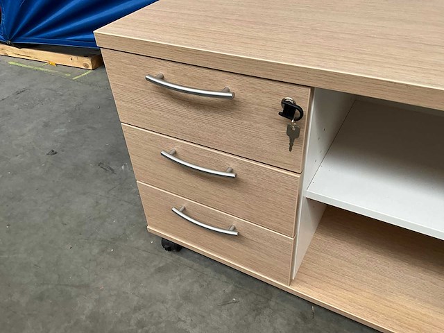 Verrijdbare houten opbergkast (2x) - afbeelding 3 van  5