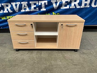 Verrijdbare houten opbergkast (2x) - afbeelding 1 van  5