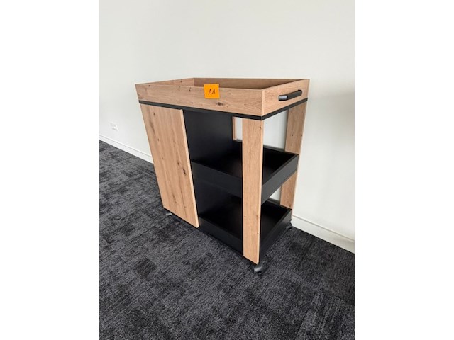 Verrijdbare houten serveerwagen - afbeelding 2 van  5