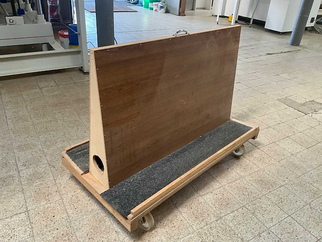 Verrijdbare houten stapel/platenbok - afbeelding 2 van  4