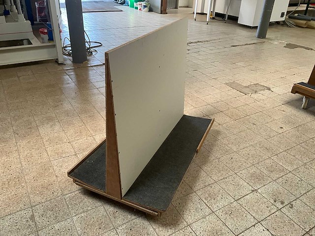 Verrijdbare houten stapel/platenbok - afbeelding 1 van  4