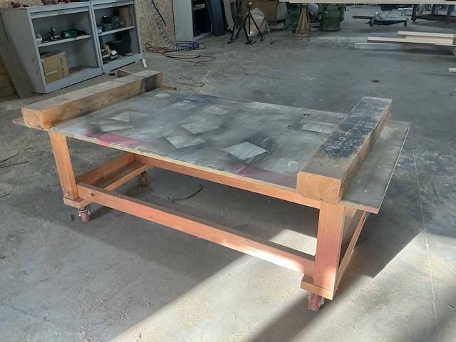 Verrijdbare houten werktafel (2x) - afbeelding 2 van  3