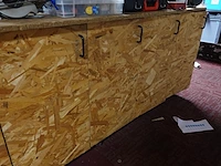 Verrijdbare houten werktafel + bankschroef - afbeelding 3 van  7