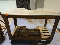 Verrijdbare houten werktafel - afbeelding 1 van  3