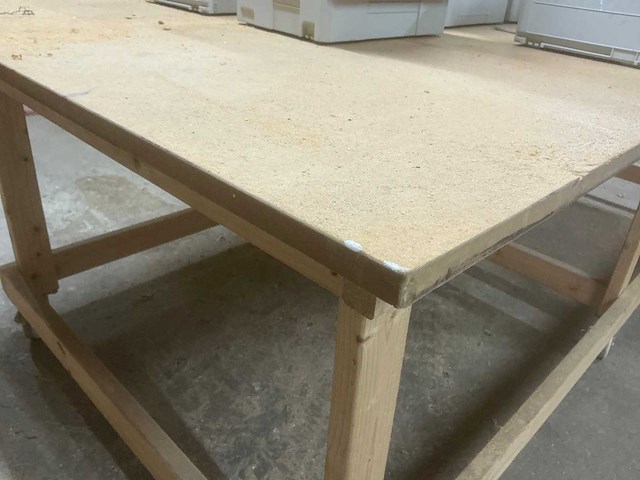 Verrijdbare houten werktafel - afbeelding 3 van  3