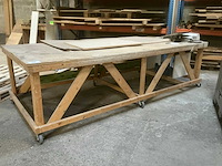 Verrijdbare houten werktafel - afbeelding 1 van  3