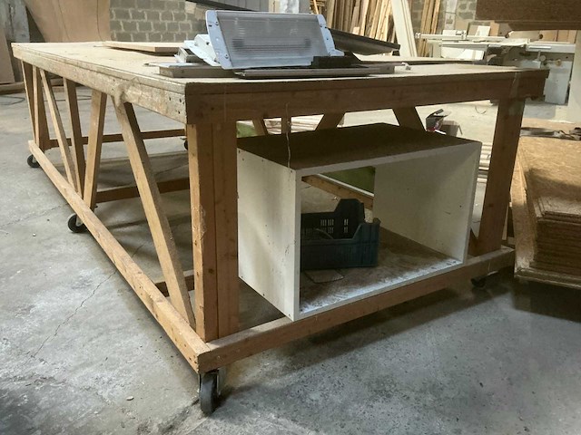 Verrijdbare houten werktafel - afbeelding 2 van  3