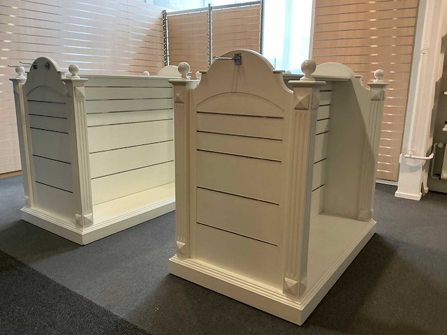 Verrijdbare houten winkelrekken (6x) - afbeelding 1 van  5