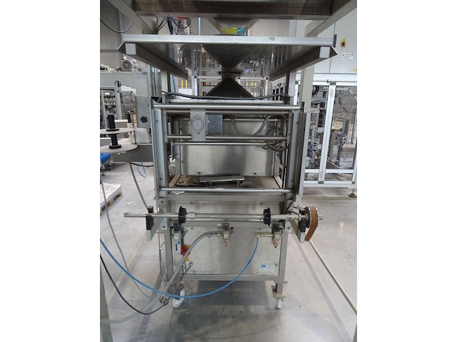Verrijdbare inox verpakkingsmachine gks unipack + inox afweger intropack - afbeelding 5 van  24