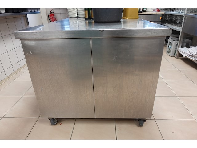 Verrijdbare inox werktafel - afbeelding 2 van  3