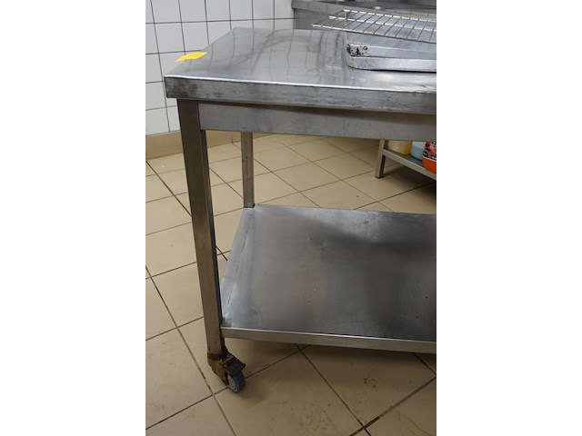Verrijdbare inox werktafel - afbeelding 3 van  6