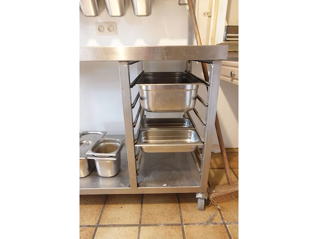 Verrijdbare inox werktafel - afbeelding 4 van  8