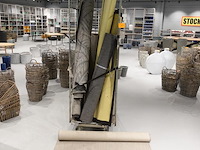 Verrijdbare kar + inhoud - afbeelding 1 van  10