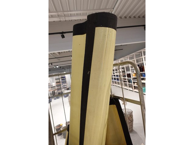 Verrijdbare kar + inhoud - afbeelding 8 van  10