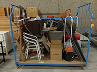 Verrijdbare kar met inhoud - afbeelding 1 van  5