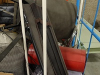 Verrijdbare kar met inhoud - afbeelding 4 van  5