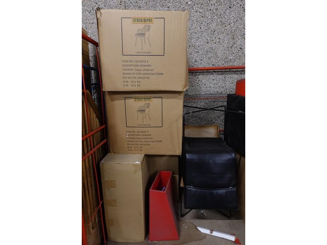 Verrijdbare kar met inhoud - afbeelding 2 van  4