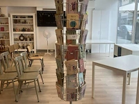 Verrijdbare metalen display
