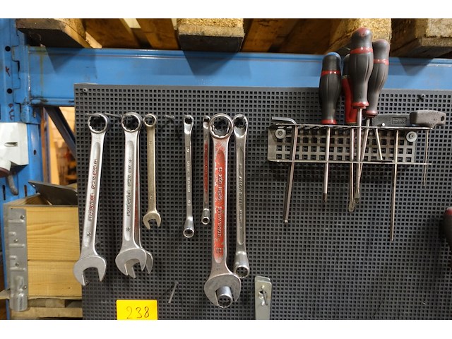 Verrijdbare metalen gereedschapswand - afbeelding 2 van  7