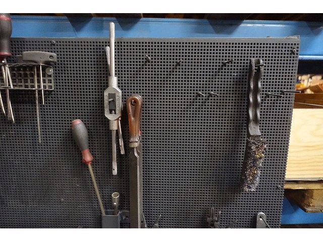 Verrijdbare metalen gereedschapswand - afbeelding 3 van  7