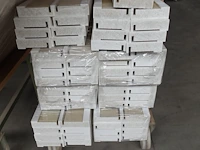 Verrijdbare metalen kar + inhoud - afbeelding 2 van  3