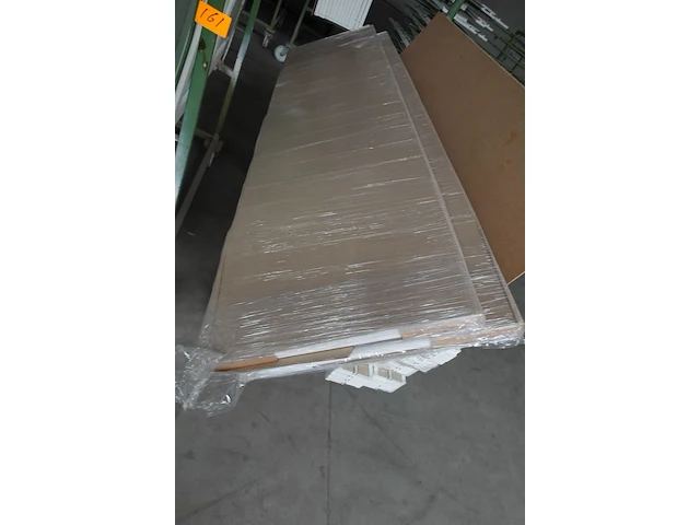 Verrijdbare metalen kar + inhoud - afbeelding 3 van  3
