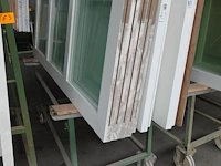 Verrijdbare metalen kar + inhoud - afbeelding 2 van  3