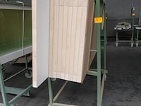 Verrijdbare metalen kar + inhoud - afbeelding 2 van  3
