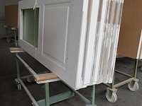 Verrijdbare metalen kar + inhoud - afbeelding 2 van  3