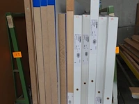 Verrijdbare metalen kar + inhoud - afbeelding 3 van  4