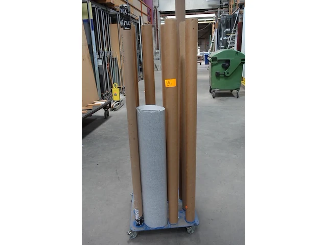 Verrijdbare metalen rollenkar - afbeelding 1 van  2