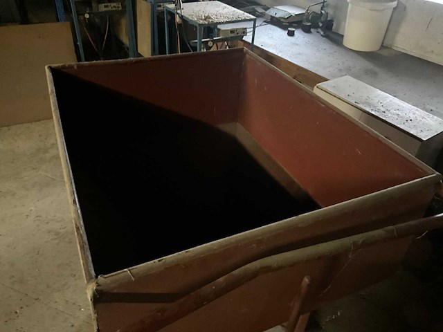 Verrijdbare metalen trechterbak - afbeelding 5 van  9