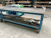 Verrijdbare metalen werktafel (2x) - afbeelding 1 van  6