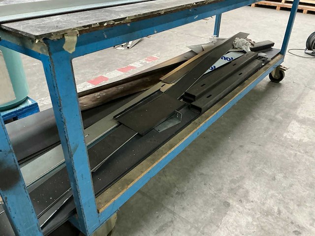 Verrijdbare metalen werktafel (2x) - afbeelding 5 van  6