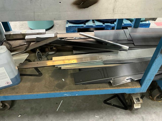 Verrijdbare metalen werktafel (2x) - afbeelding 6 van  6