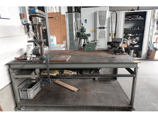 Verrijdbare metalen werktafel - afbeelding 1 van  8