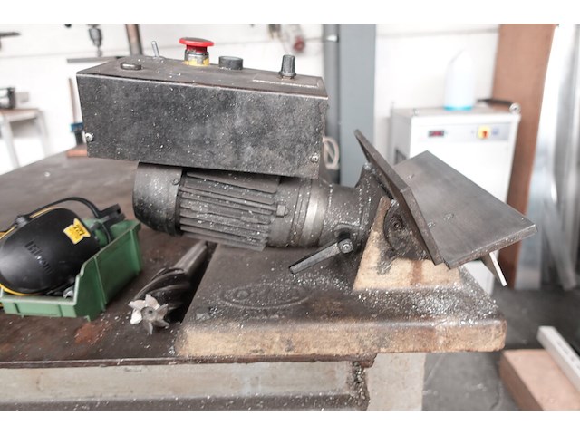 Verrijdbare metalen werktafel - afbeelding 7 van  8