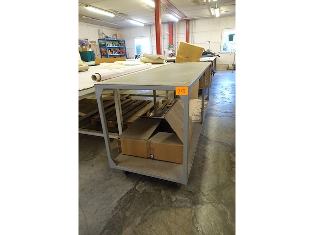Verrijdbare metalen werktafel - afbeelding 1 van  4