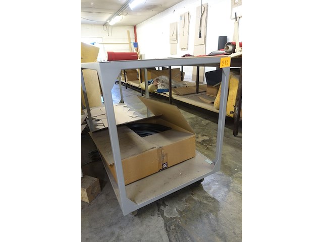 Verrijdbare metalen werktafel - afbeelding 4 van  4