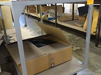 Verrijdbare metalen werktafel - afbeelding 4 van  4