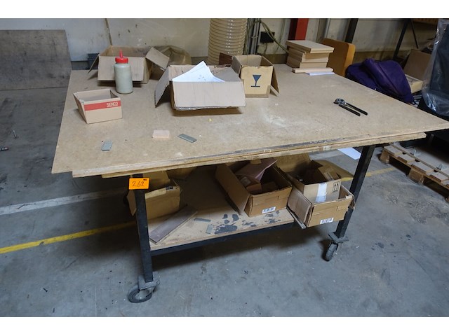 Verrijdbare metalen werktafel - afbeelding 1 van  6