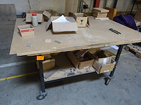 Verrijdbare metalen werktafel - afbeelding 1 van  6