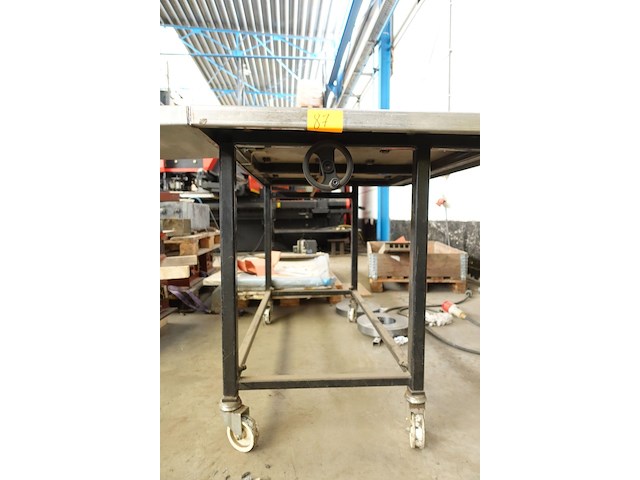 Verrijdbare metalen werktafel - afbeelding 3 van  8
