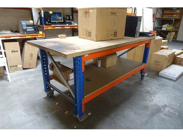 Verrijdbare metalen werktafel - afbeelding 1 van  4