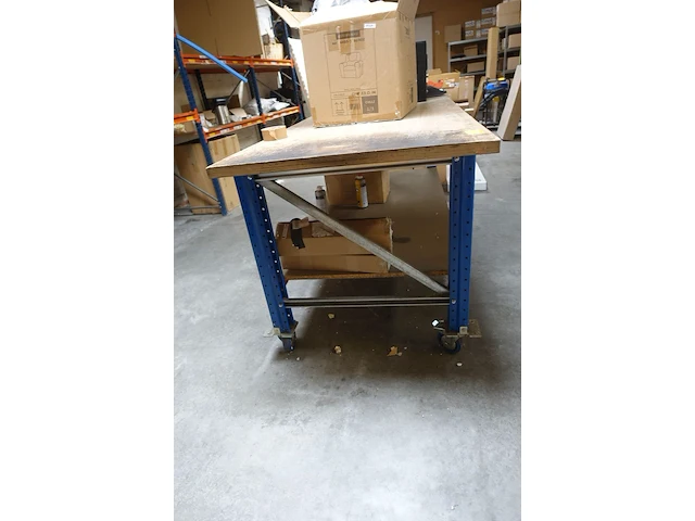 Verrijdbare metalen werktafel - afbeelding 2 van  4