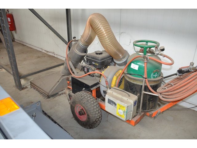 Verrijdbare onkruikbrander op gas met motor vanguard zacho (niet getest) - afbeelding 5 van  11