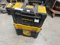 Verrijdbare pvc stapel werkkoffer stanley inhoudende divers hangereedschap